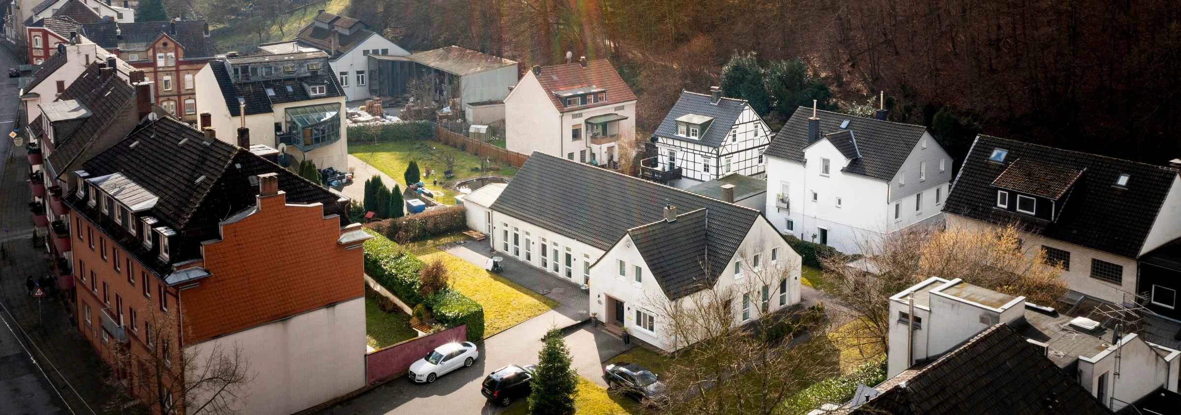 Eine Häusergruppe aus der Draufsicht